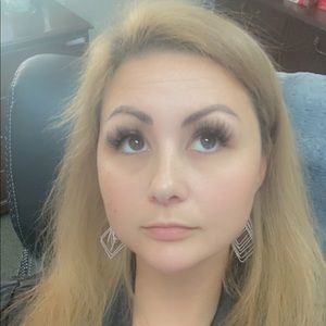 Meet your Posher, Farrah